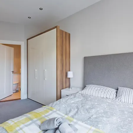 **luxurious Malahide Penthouse Town Centre Dublin