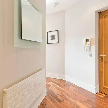 Apartment **luxurious Malahide Penthouse Town Centre